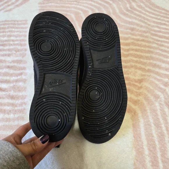 Nike Women's Court Borough Low Sneaker | 7.5 - Picture 7 of 14